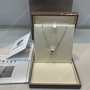 정품 불가리 비제로원 목걸이 화이트골드 파베다이아 세팅​