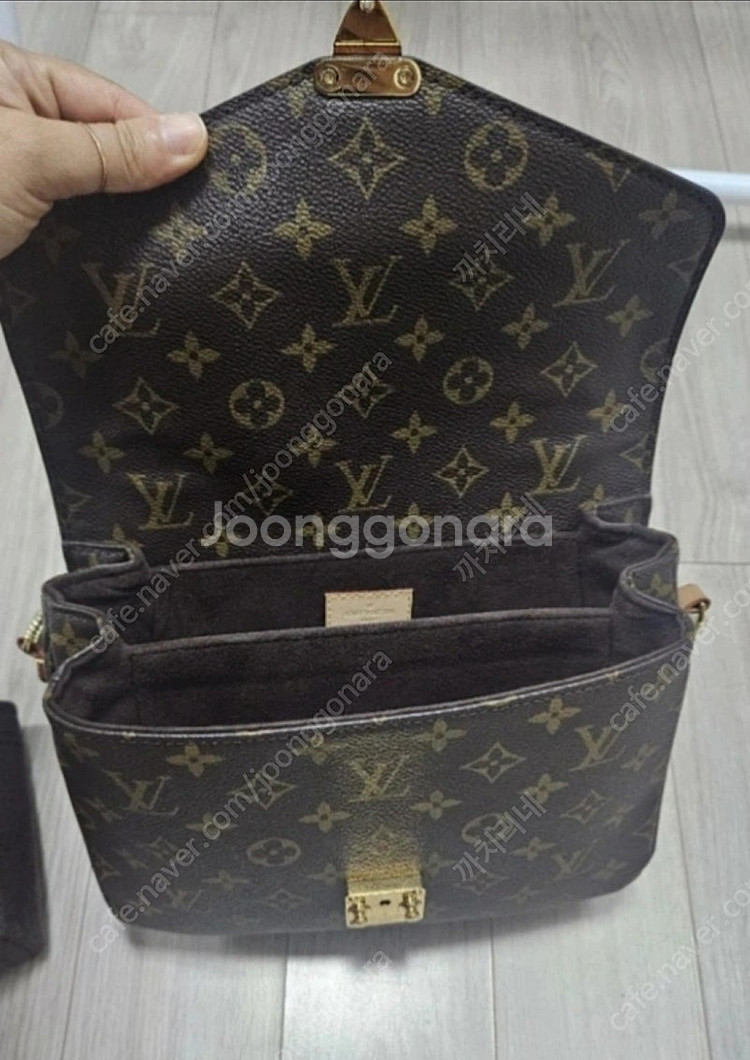 정품 루이비통 포쉐트메티스--3