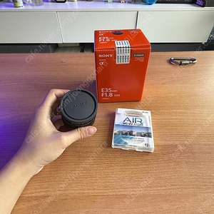 소니 E 35mm F1.8 OSS 렌즈 잘못사서 판매 한번밖에안썼어용...ㅠ