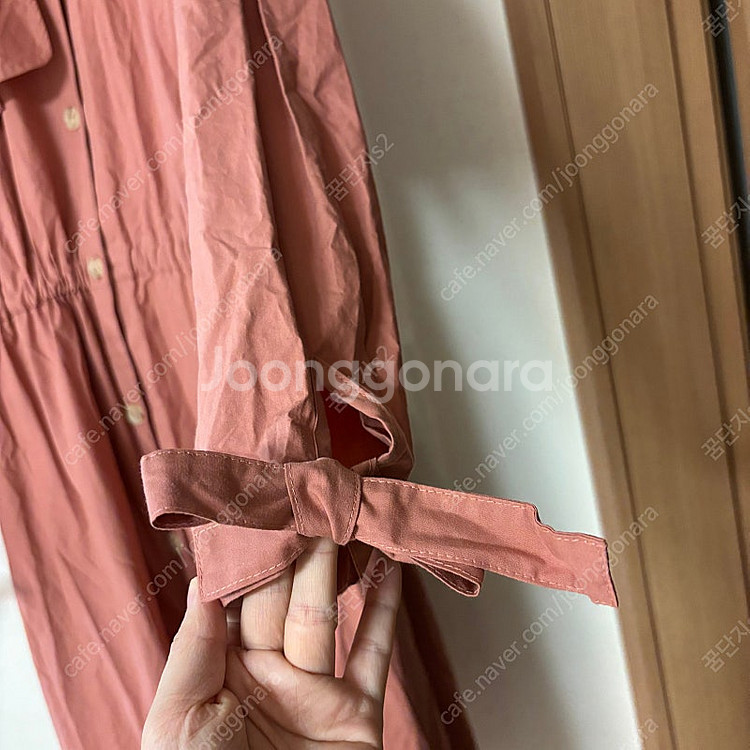 비뮤즈맨션 트렌치코트 겸 원피스 결혼식 하객룩--4