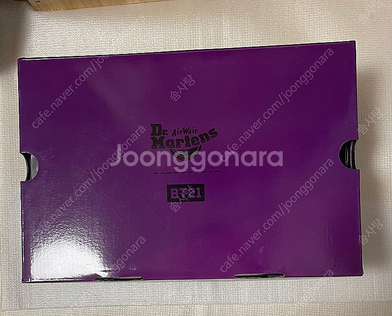 닥터마틴 bt21 콜라보 1460 8홀 uk5 dr.m...--2