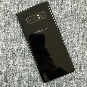 갤럭시노트8 64G 블랙 파손X 하단 미세 점 상태좋은폰 6만원 판매해요