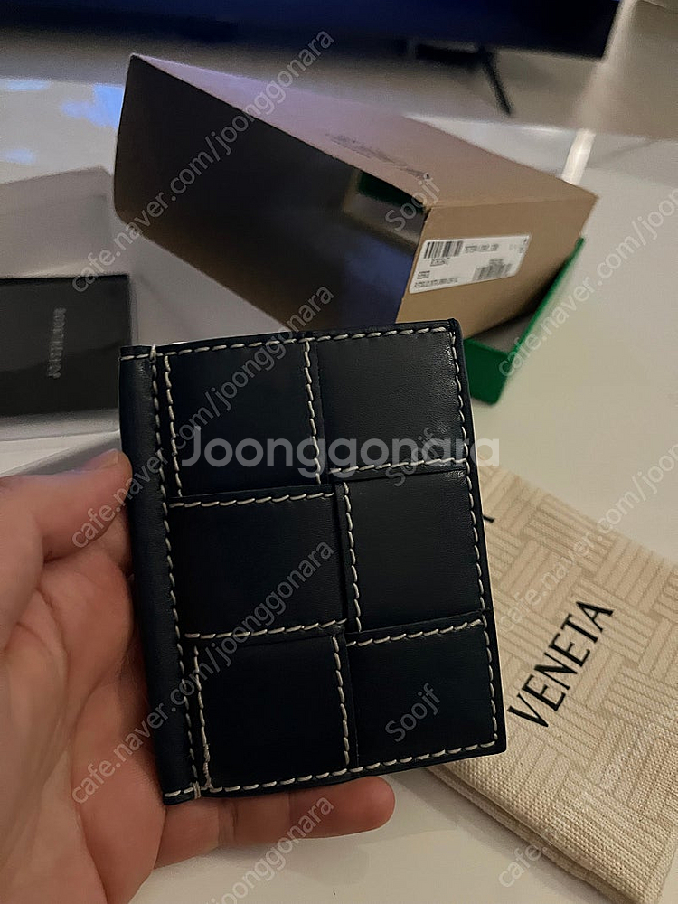 보테가베네타 슬림플랩 카드지갑--0