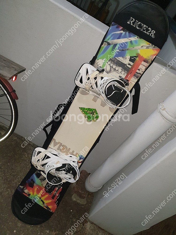 살로몬 HOLOGRAM 스노우보드 데크 148~150센치 바인딩 포함 정도 쓸만함 ( 20만원 택배시 착불 ).--0