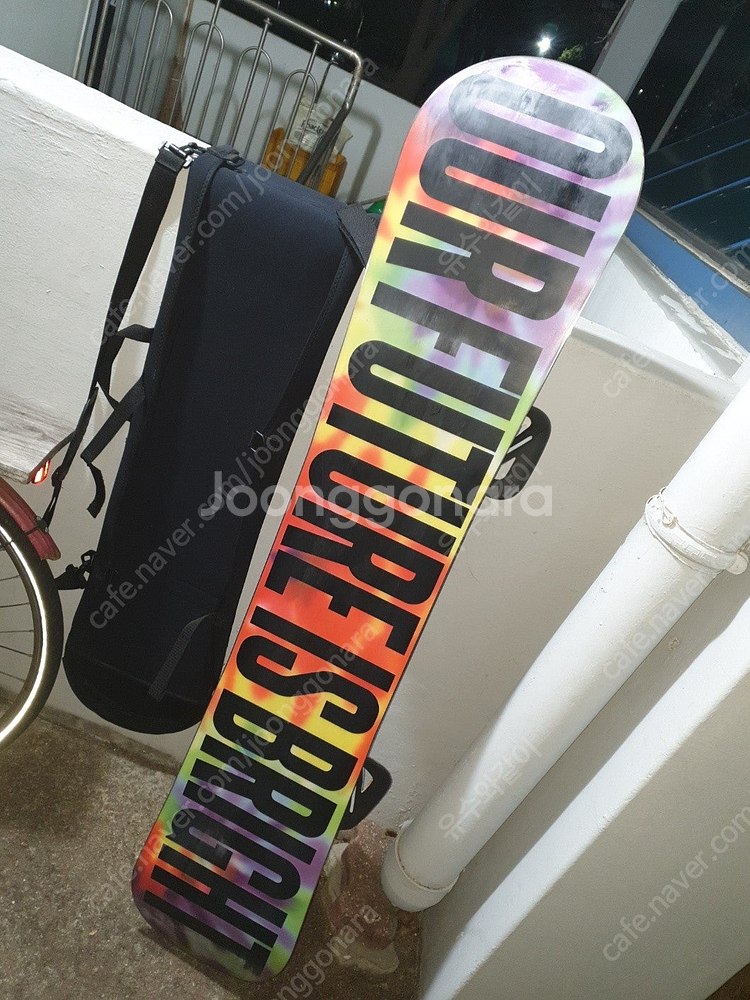 살로몬 HOLOGRAM 스노우보드 데크 148~150센치 바인딩 포함 정도 쓸만함 ( 20만원 택배시 착불 ).--2