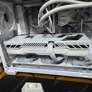 이엠택 5070 ti 미라클 화이트 팝니다
