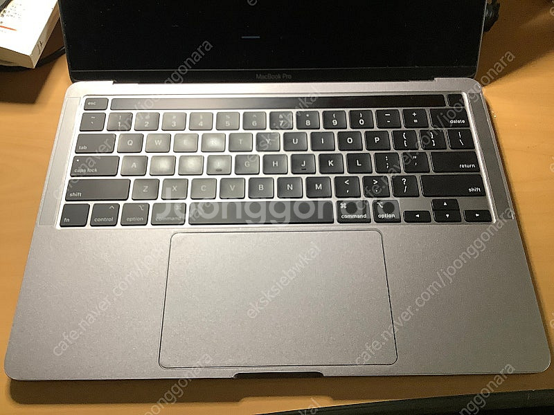 맥북프로 2020 인텔 i5 16g 256g 판매합니다...--2