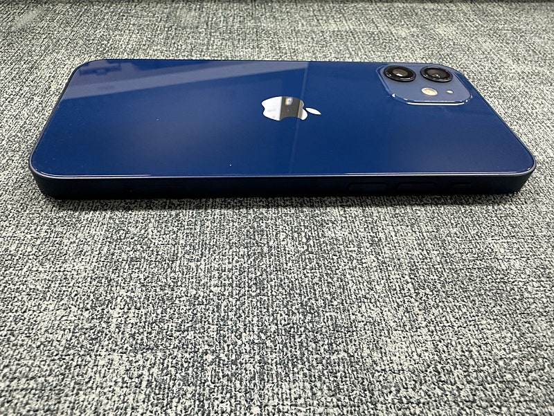 (S등급) 아이폰12 128G 블루 배터리100% 30만원 판매해요 이미지