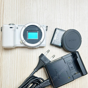 소니 NEX-5T 바디 (11000컷) 만 판매 합니다.