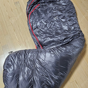 블랙스노우 구스다운 캠핑 차박 침낭 700g