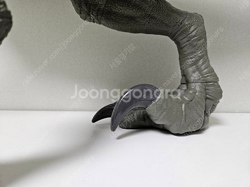 쥬라기월드 대형 피규어 벨로키랍토르--3
