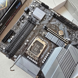 기가바이트 B660M GamingX ddr4 메인보드 판매해요