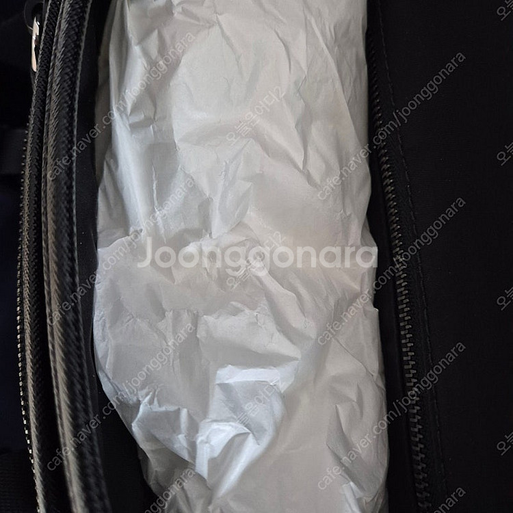 프라다 리나일론 앤 사피아노 레더 숄더백 블랙--5