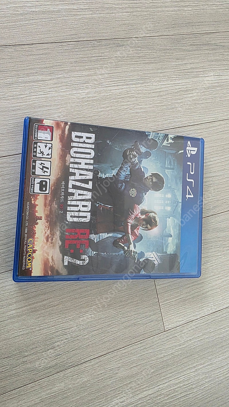 ps4 타이틀 바이오하자드 RE2 신품급 판매합니다.