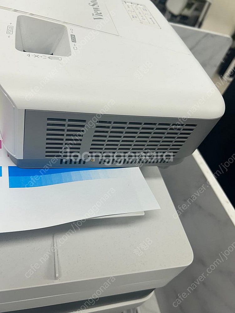 뷰소닉 PT4000 4000안시 빔프로젝터 팝니다.--2