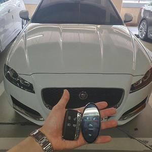 [판매] 재규어 XE, XF, XJ, F-TYPE, E-PACE 차량키 디지털 디스플레이 스마트키로 업그레이드, 차량키 분실시 예비키 당일/익일 방문 복사 제작