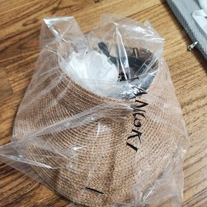 헬렌카민스키 커스틴 누가