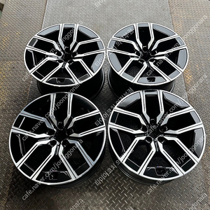 20인치 BMW G70 I7 907M 블랙폴리쉬 순정휠 1대분