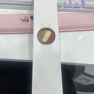 갤럭시워치7 40MM 크림 미개봉 새상품 팝니다. 17만원