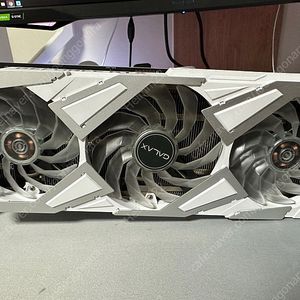 갤럭시 rtx3080 화이트 3팬 팝니다.