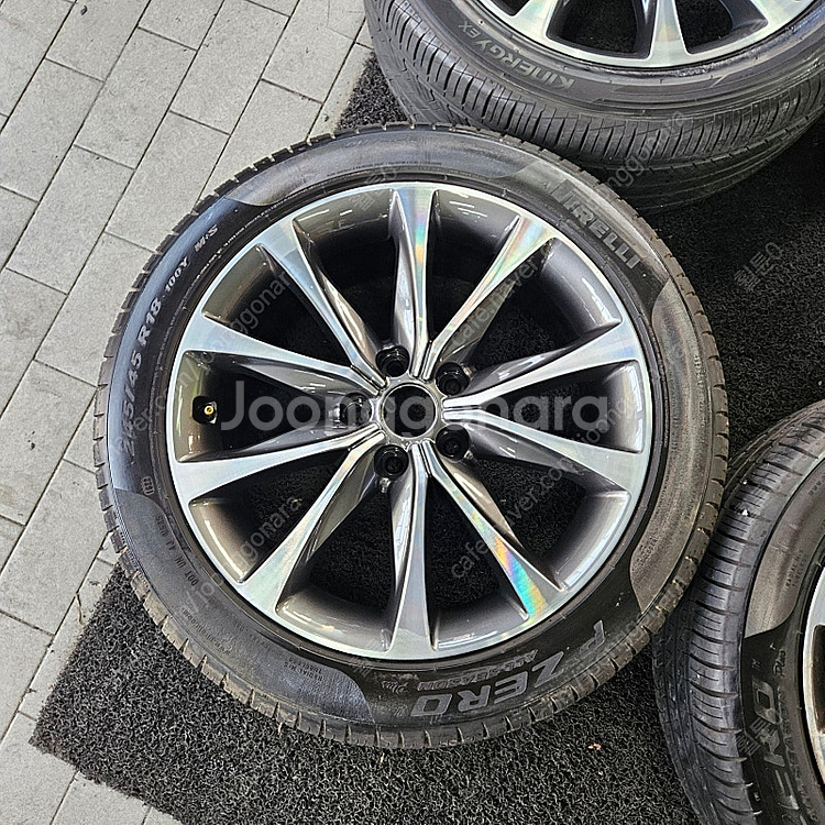 [ 추천 ] 그랜저HG 18인치 디젤 15년 형 휠 타이어 조합 팝니다.--1