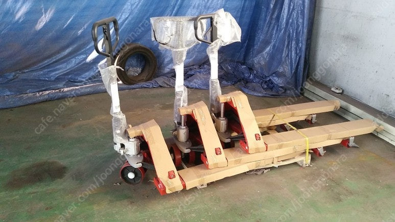 수성 중고 전동핸드파렛트트럭 1.3톤 2단2500MM SWR1300L 신품배터리 전동핸드카 전동지게차 이미지