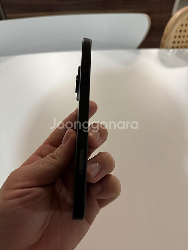 아이폰 15 256GB 검정 색상 판매합니다.--8