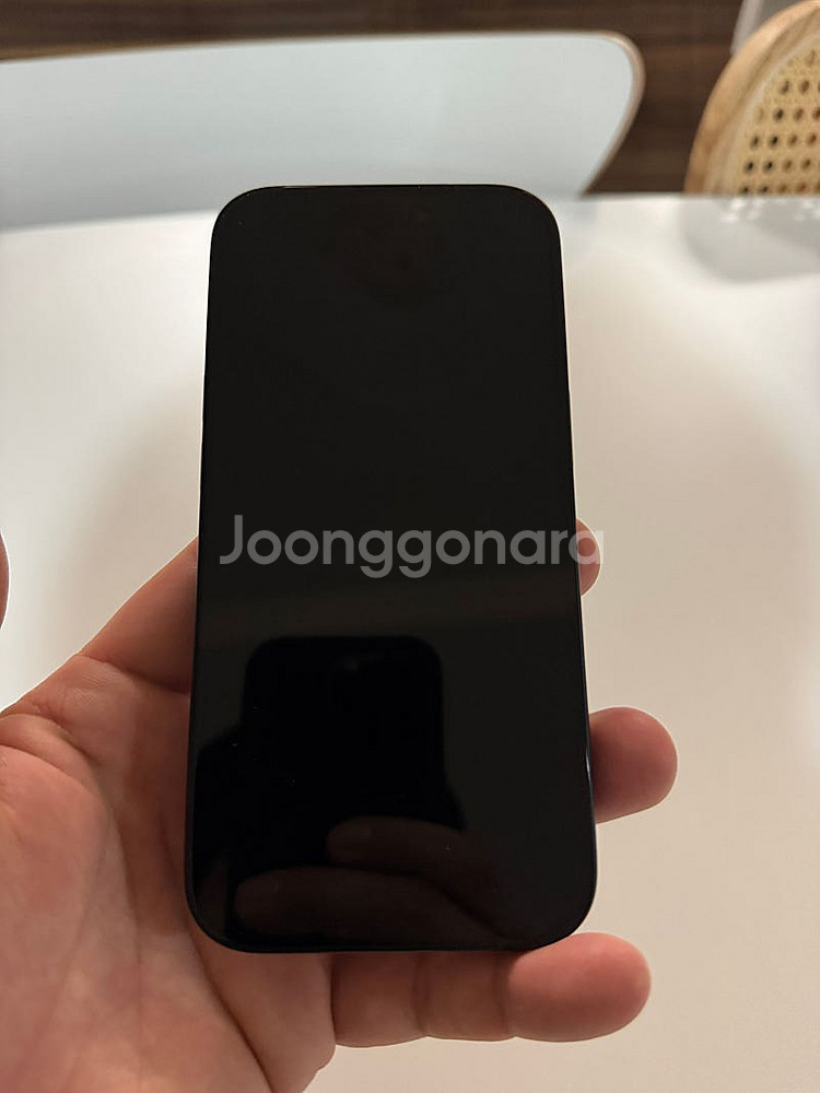 아이폰 15 256GB 검정 색상 판매합니다.--9