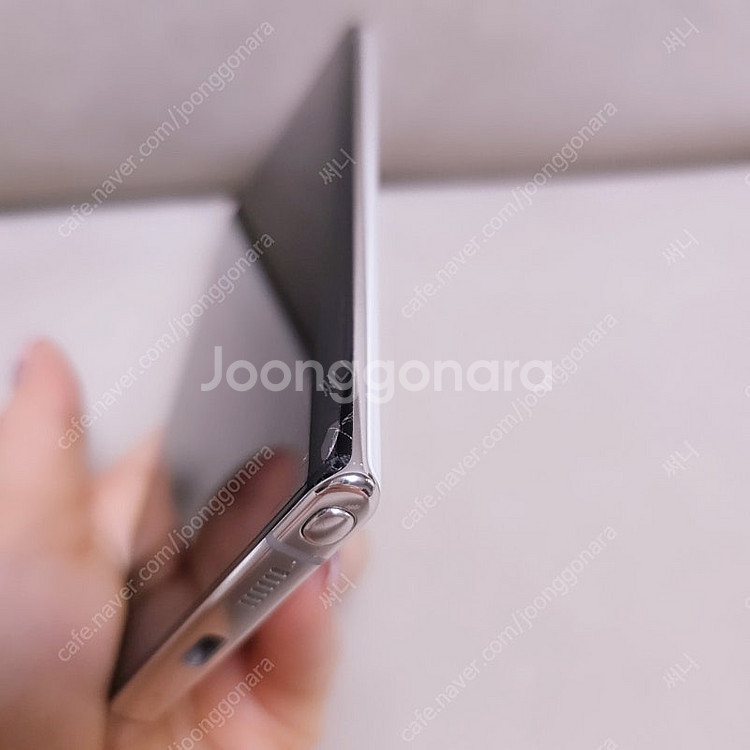 갤럭시 노트10 플러스 256GB 화이트 테두리와 뒷면...--5