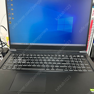 17.3인치 i7-10750H rtx2060 Evoo 게이밍 노트북 팝니다