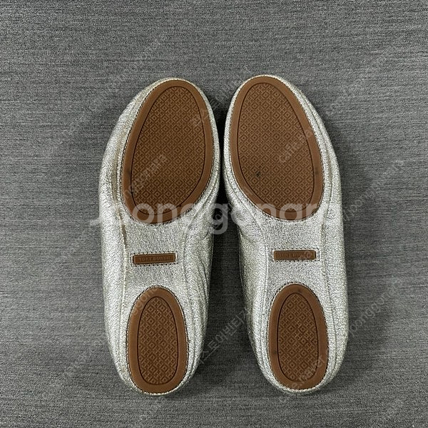 토리버치 천연가죽 플랫슈즈/여성(240mm)/s1105...--2