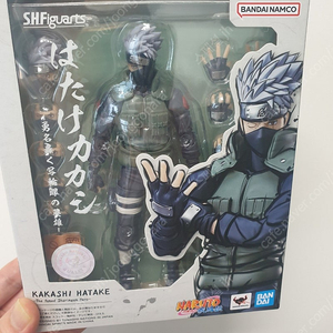 shf (피규아츠) 나루토 카카시 액션피규어 미개봉품 판매합니다