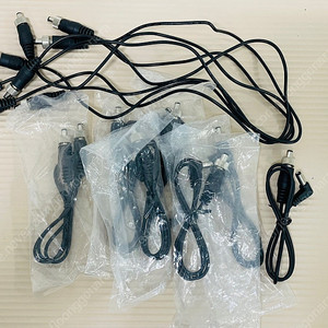 Shure 슈어 UA844, UA845 용 전원 분배 케이블 팝니다.