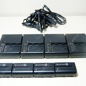 소니 DSLR용 NP-FM500H 배터리, 충전기 팝니다.