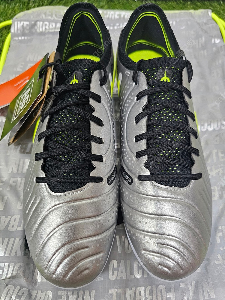 [새상품]나이키 티엠포 레전드10 엘리트 MAD VOLTAGE팩 AG--3