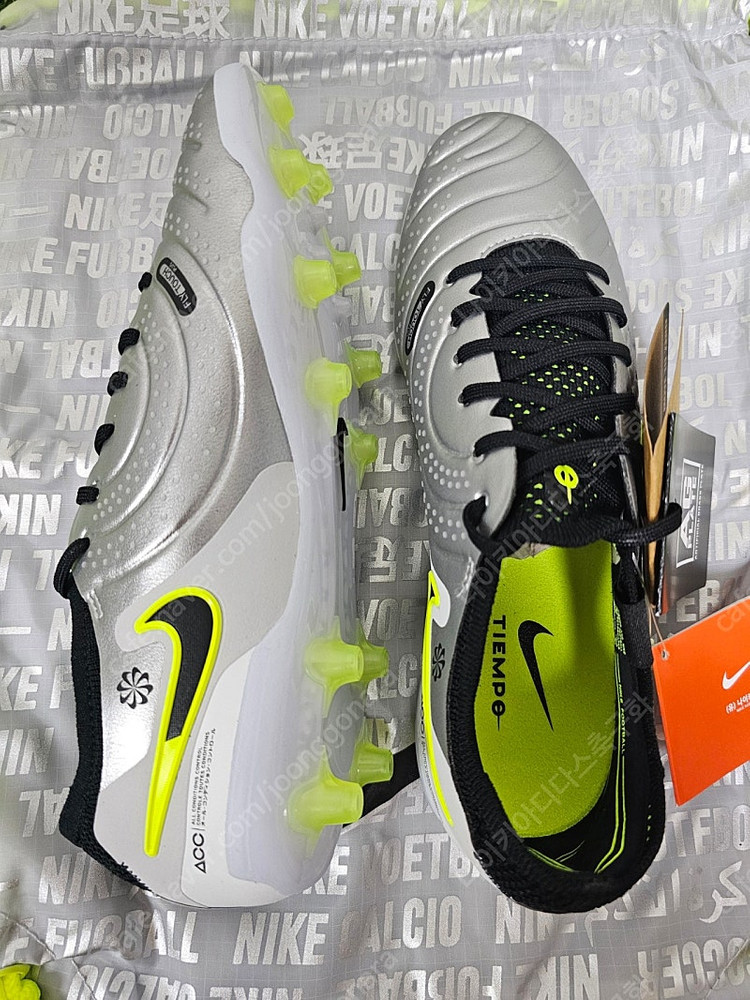 [새상품]나이키 티엠포 레전드10 엘리트 MAD VOLTAGE팩 AG--6