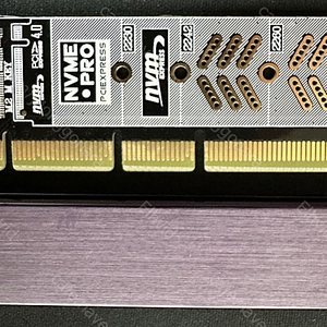 M.2 NVMe to PCIe 4.0 x16 컨버터 팝니다.