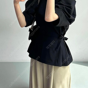 원스 리본퍼프블라우스