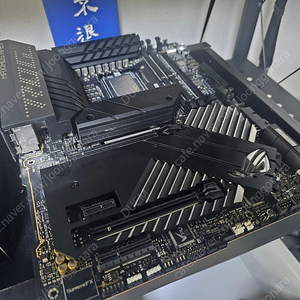 ASUS ROG MAXIMUS Z690 APEX