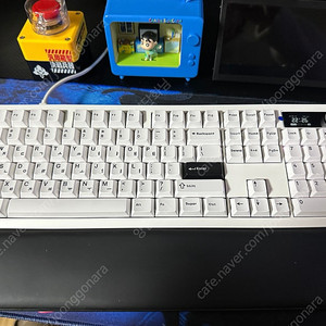 독거미 AULA F108 올리비아화이트 키캡 삽니디