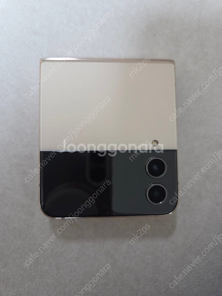 개인 - 갤럭시 플립 4 256gb 자급제 팝니다--0