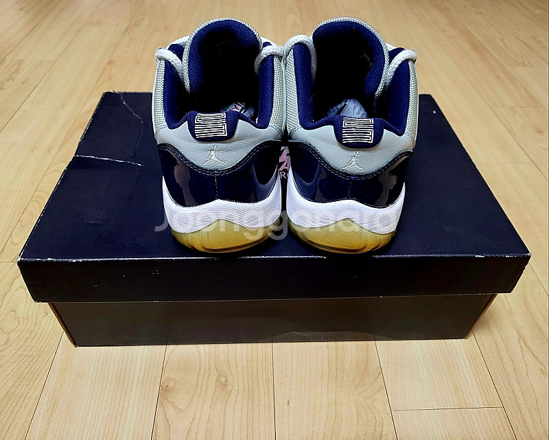 조던11 low(브레드,조지타운) 두켤레 팝니다 (26...--8