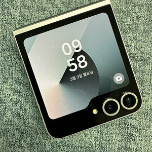 *A급* 갤럭시Z플립6 256G 실버 24년 10월개통 56만원 판매해요
