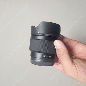 삼양 AF 12mm F2.0 E 렌즈 판매합니다
