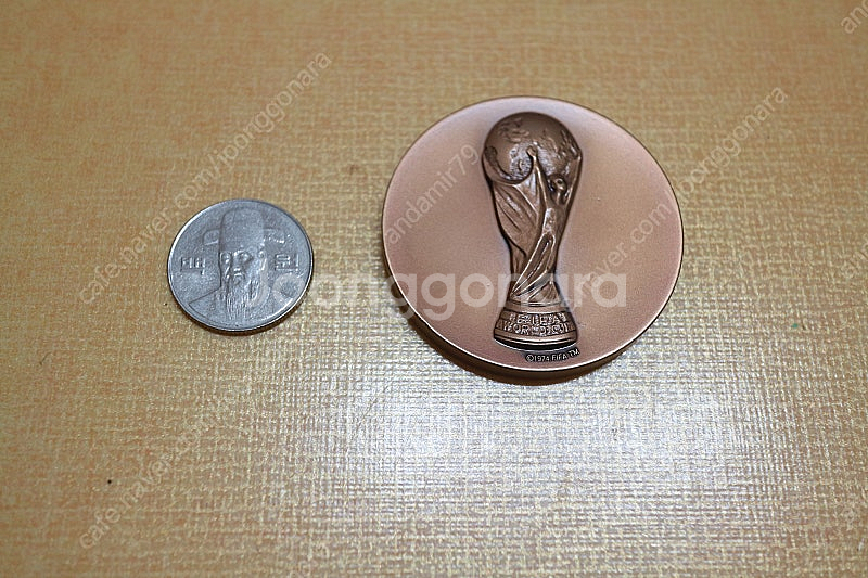 2002년 한일월드컵 기념 메달 판매합니다.--0
