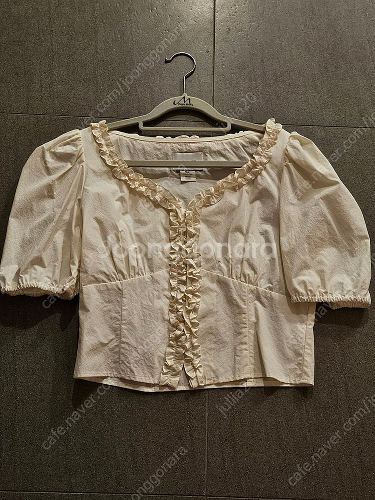 벰버 프릴 포인트 코튼블라우스--1