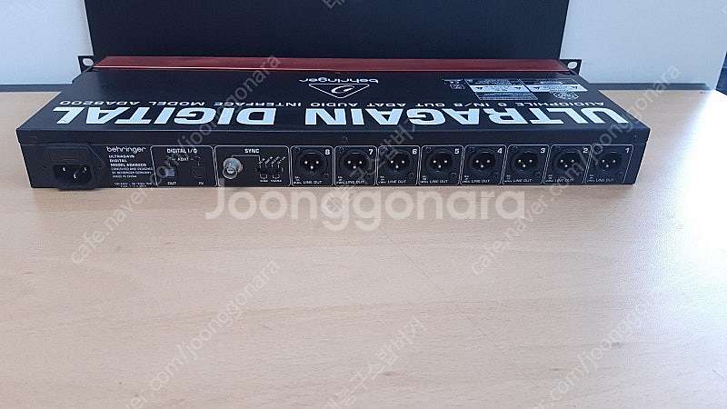 베링거 ADA-8200 디지털 마이크 프리앰프--0
