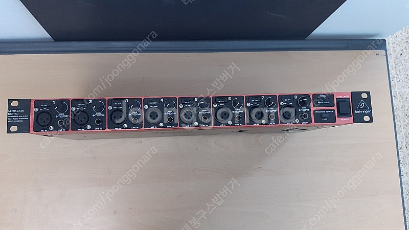 베링거 ADA-8200 디지털 마이크 프리앰프--2