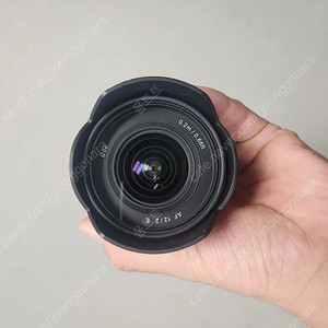 삼양 AF 12mm F2.0 E 렌즈 판매합니다