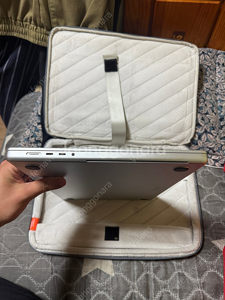 M1 PRO 맥북프로 16인치 기본형 판매합니다.--1
